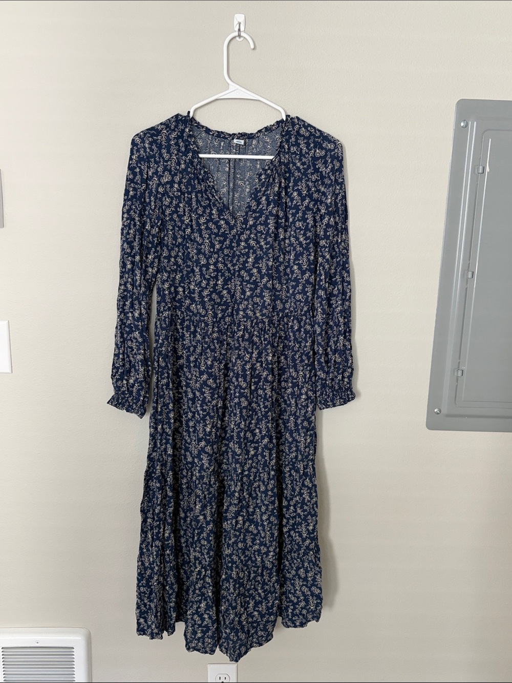 Old Navy Navy Floral Long Sleeve Midi Dress